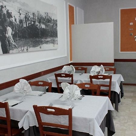 Hotel Derna Viareggio Bagian luar foto