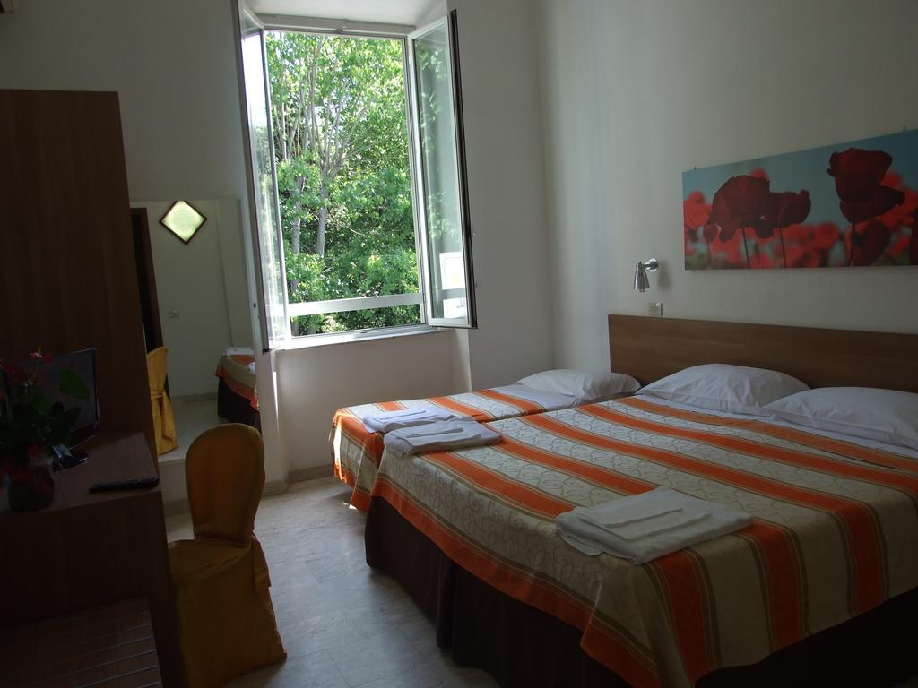 Hotel Derna Viareggio Ruang foto