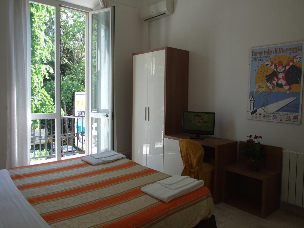Hotel Derna Viareggio Ruang foto